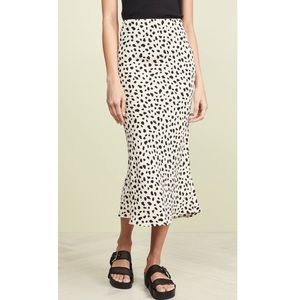Moon River Leopard print skirt in size small